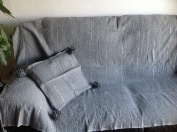 Plaid a Pompons Gris avec Housse – Image 5